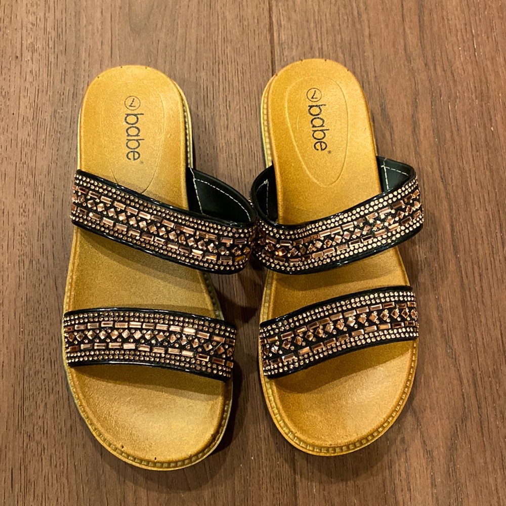 NWOT Black and Rose Gold Slip-on Sandals size 7
